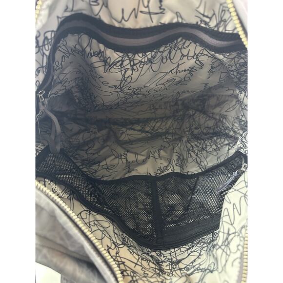 Lululemon Triumph Magnum Nesting Bird Gray Gym School Diaper Duffle Bag Rare HTF - Picture 6 of 16